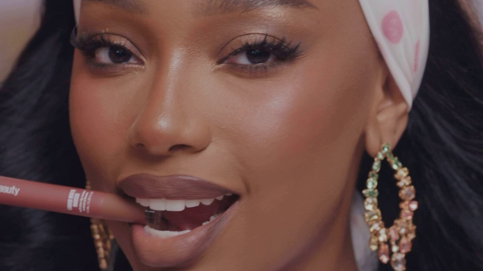 HUDA BEAUTY